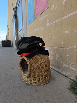 Clothes and things - Free/Donations Accepted