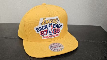 Mitchell Ness /Gold Los Angeles Lakers Hardwood Classics 1987/88 Back-to-Back NBA Champions Snapback Hat