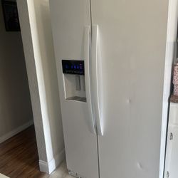 Whirlpool 2 Door Works Excellent
