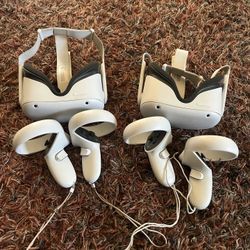Two Oculus Quest 2  