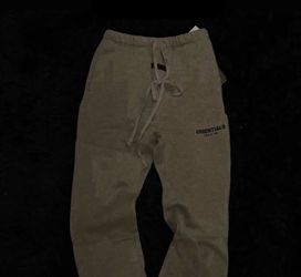 essential uncuffed sweats