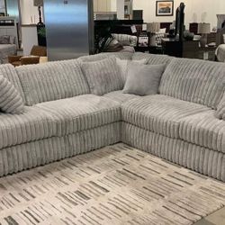 By Ashley/ Oversized Gray Sectional, Seccional, Couch/Living Room, Sofa 