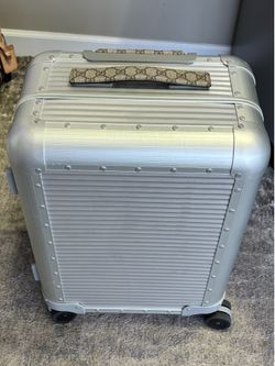 Luggage suitcase