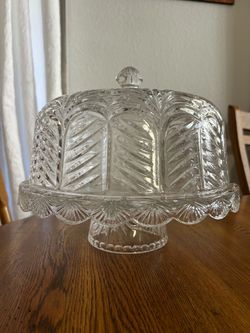 Crystal cake stand