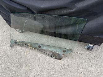 Chevy Impala Rt Front Door Clear Glass Window