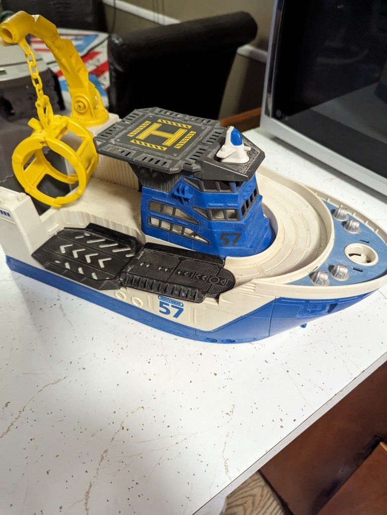 Matchbox 57 Mission Marine Rescue Shark Ship Boat