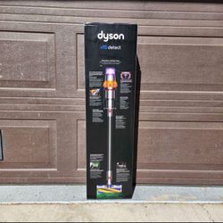 Dyson-VacuumV15 Cleaner