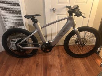 Mercedes E-Bike w/ Smart Helmet & Magnetic