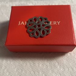Retired James Avery Floral Tracery Pendant