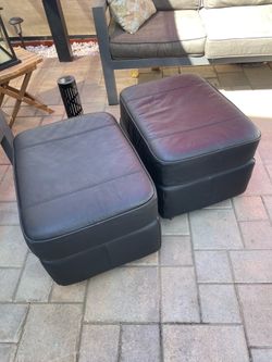 2 Ottomans