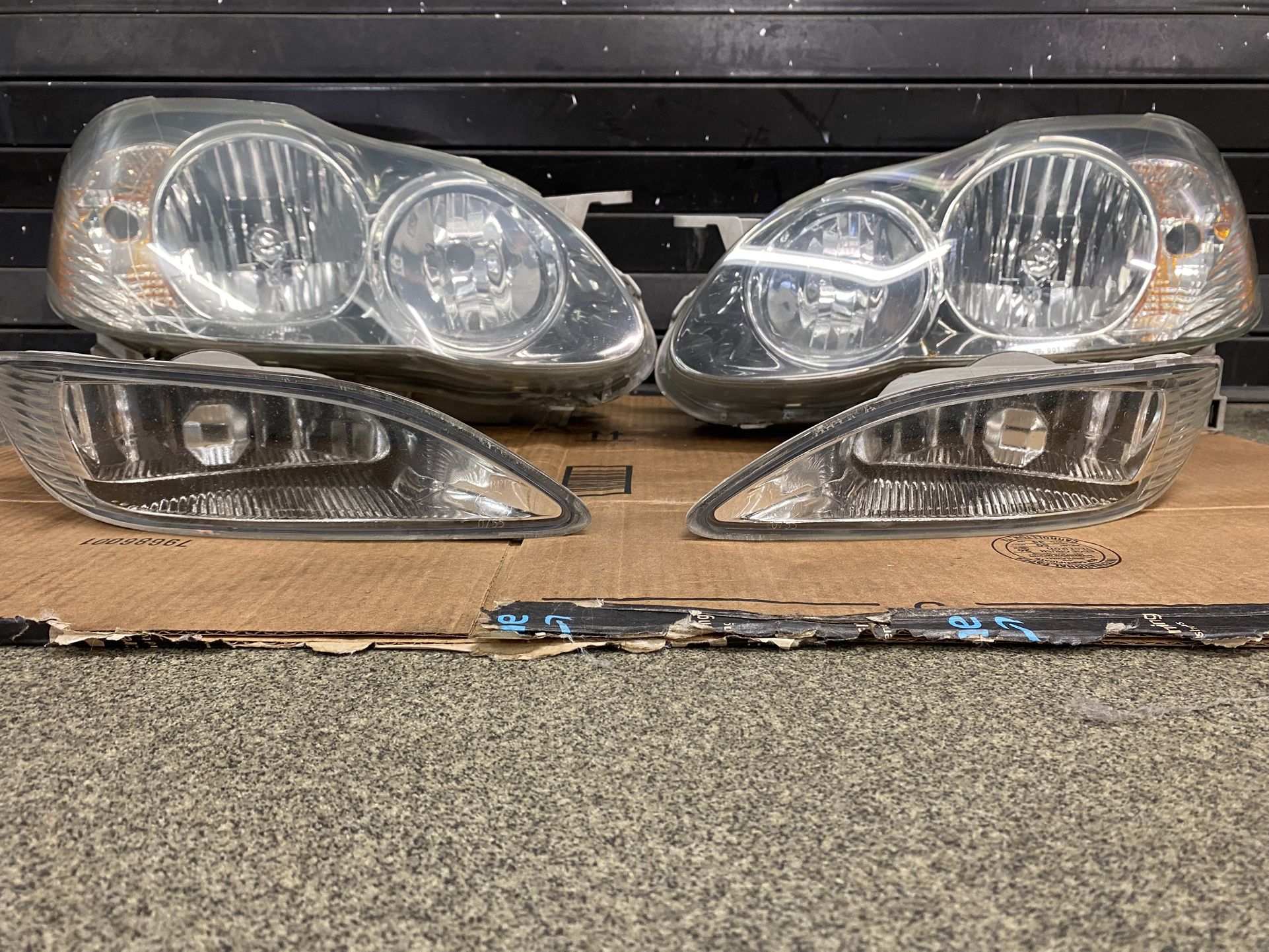 2003-2008 Toyota Corolla Headlights And Fog Lights
