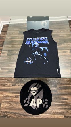 Hvman Tee