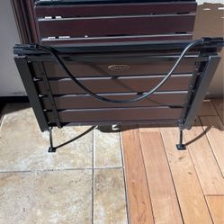 Smith & Hawken Magazine/newspaper Rack/ Walnut 