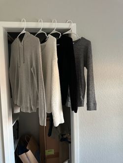 Women’s sweaters set