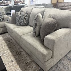 Sofa & Loveseat 