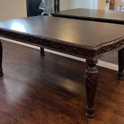 8 Persons Dinning Table