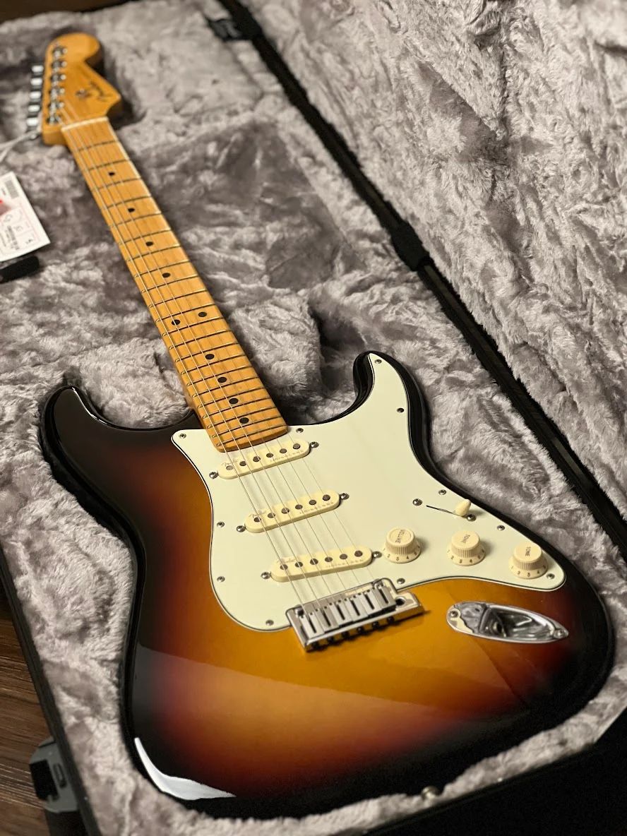 Fender American Ultra Stratocaster in Ultraburst with Maple Fingerboard