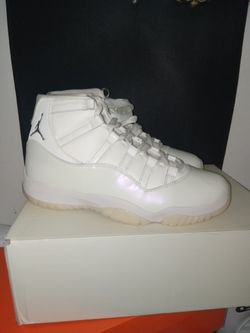 Jordan 11 Retro Pearl Size 10Men/11.5 Womem