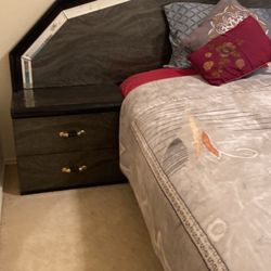 Queen Bed With Side Table Headboard 