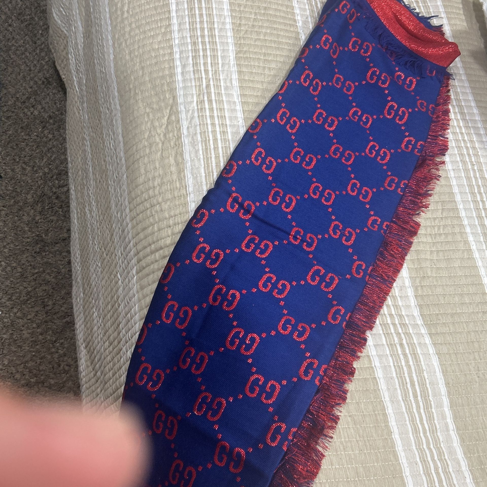 GUCCI 🧣 SCARFED