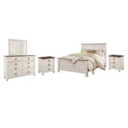 Willowton King Panel Bed with Mirrored Dresser and 2 Nightstands