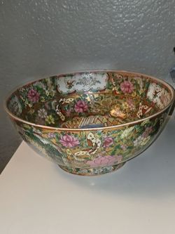 Rose Medallion 19th century large chinese