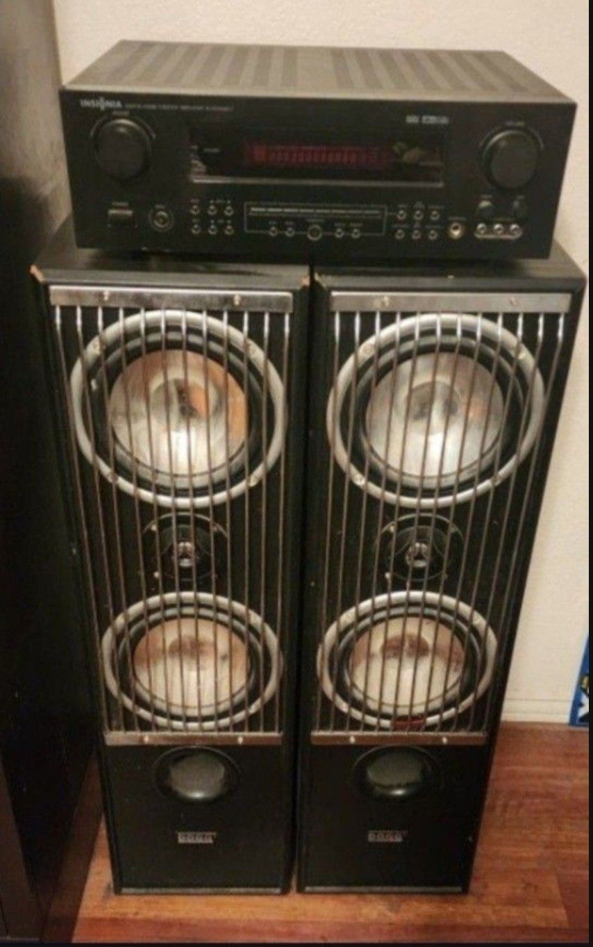 Theater Amplifier With 2 Dogg Digital Speakers Insignia Home