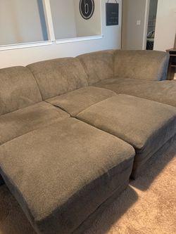 Gray Sectional Sofa with 2 Large Ottomans