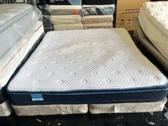 King mattress sleepys🦖