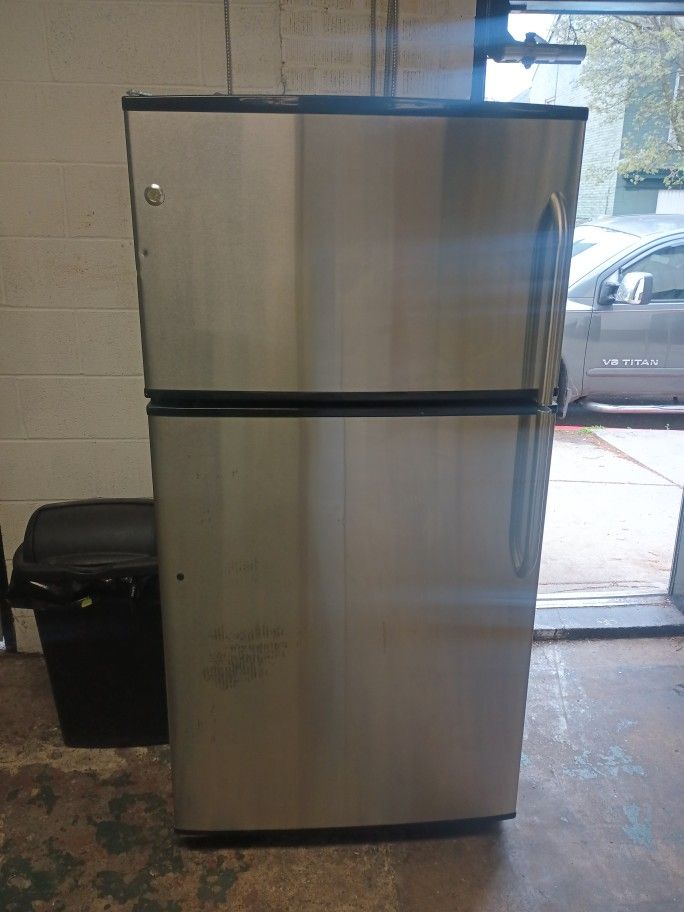 stainless Steel Refrigerator Top Freezer 