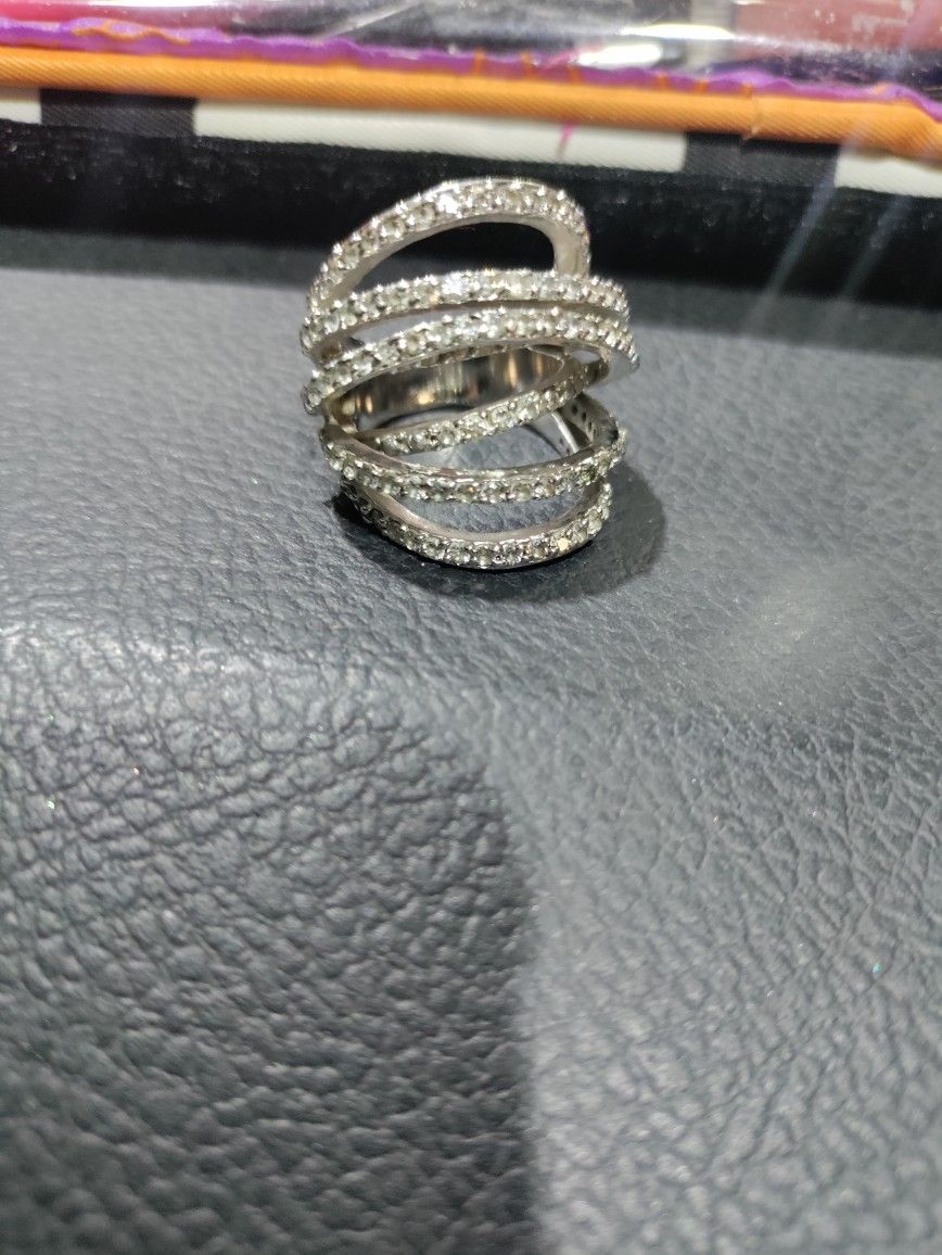 Beautiful Silver Toned Ring Clear Stones