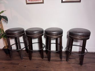 Set of 4 Leather Bar Stools – Rustic Farmhouse Style