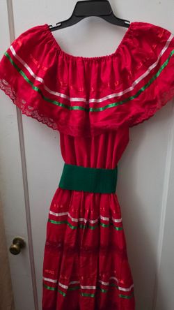 Vestido folclorico de niña