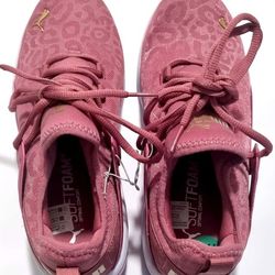 Women Puma Shoes( 7.5 )