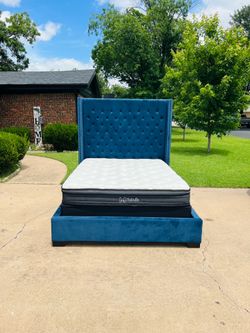 Beautiful Queen Size Tufted Bed + Mattress
