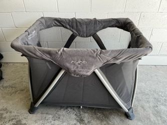 Nuna Portable crib