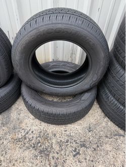 2 llantas 215/65R16   95% de vida $90