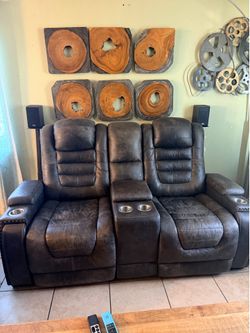 LIVING SPACES Original leather 3 tones of gray color