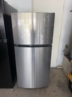 Frigidaire Top Freezer Refrigerator