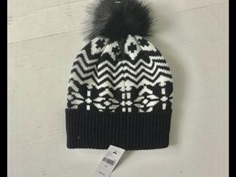 NEW w/ Tag Lane Bryant Women’s Black White Print Knit Beanie Winter Hat One Size Pom Pom 