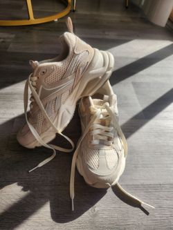 Reebok Cream and Beige Sneakers