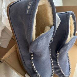 LL Bean Women’s Slippers / Moc  Boot Size 7medium 