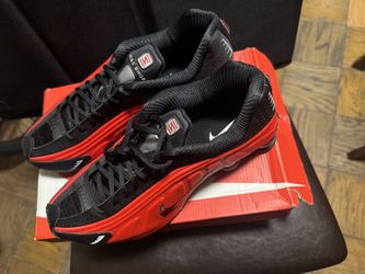 NIKE SHOX R4 NEW IN BOX NEVER WORN