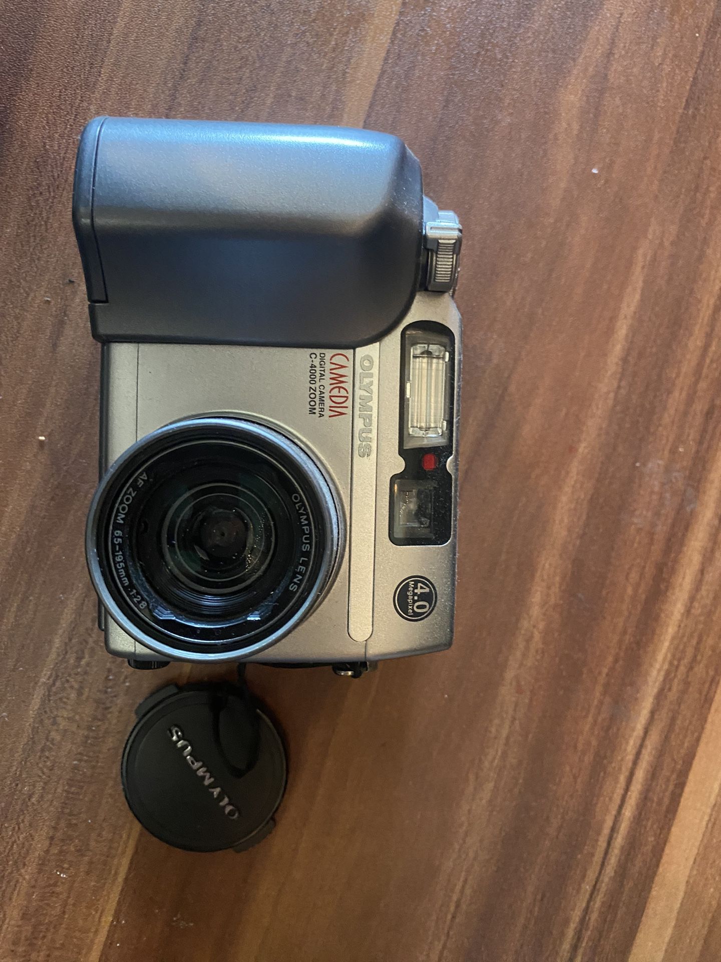 Olympus Camedia C-4000 Zoom 4.0MP Digital Camera Silver