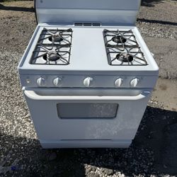 Gas Stove In Good Working Condition 