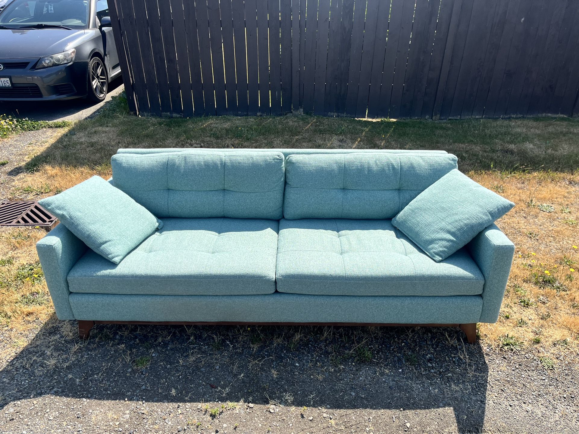 Free Couch!!