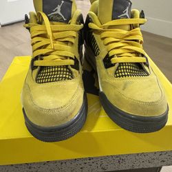 Jordan 4s size 6