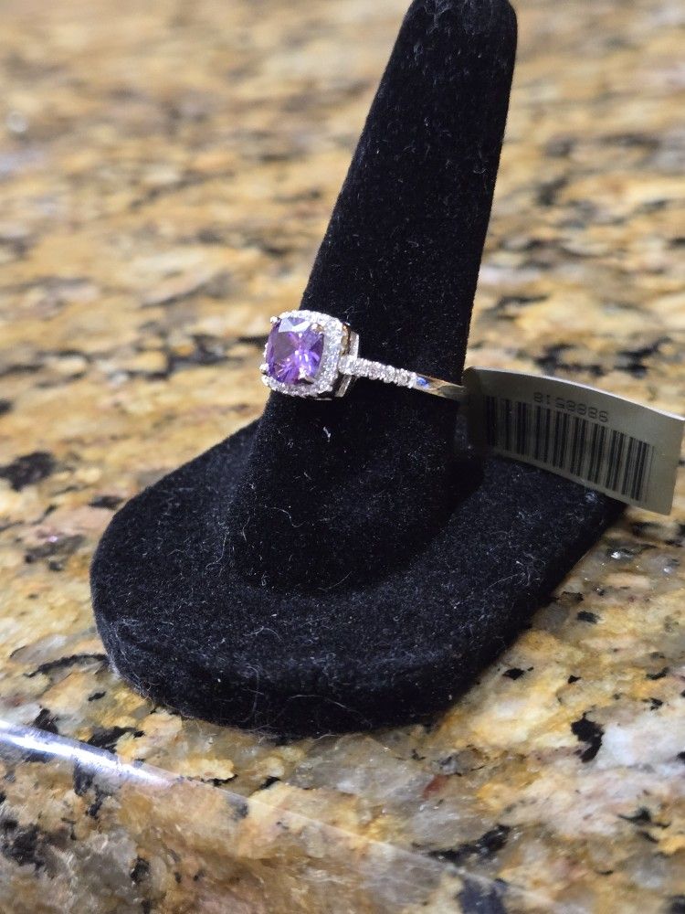 NEW 0.93 CTS GENUINE AMETHYST WITH GENUINE WHITE SAPHIRES SET IN 925 STERLING SILVER!