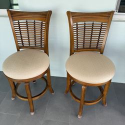 Hillsdale Furniture Bayberry Wicker Swivel Barstools - Set of 2