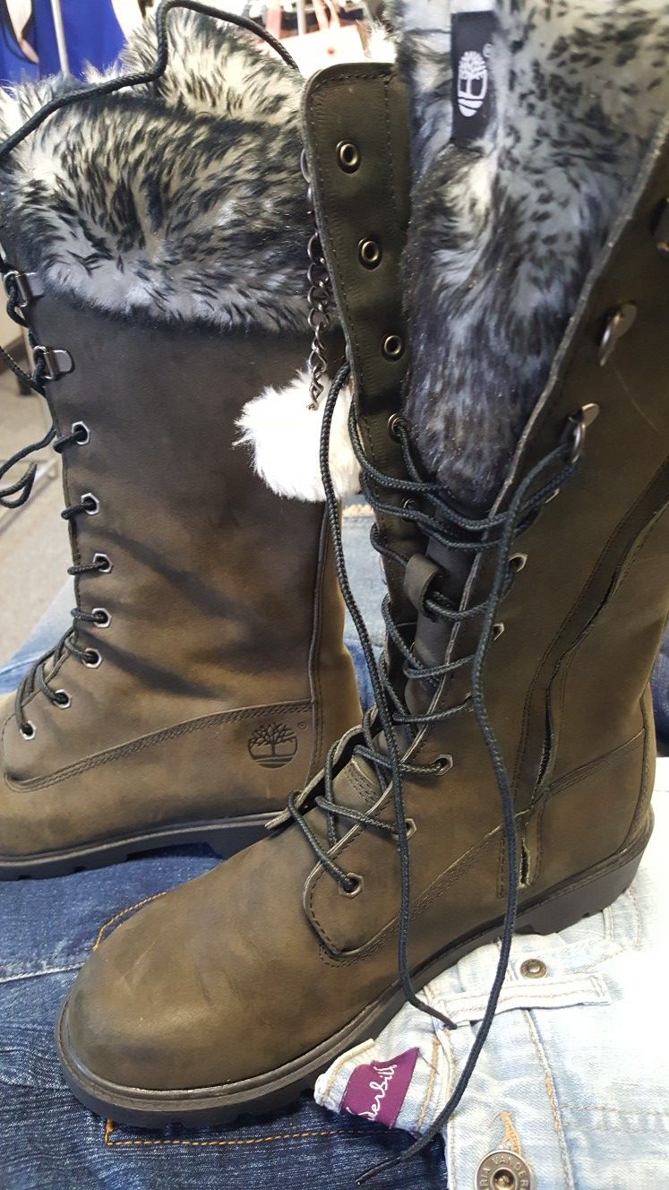 Ladies timberland boots used very good condition size 6